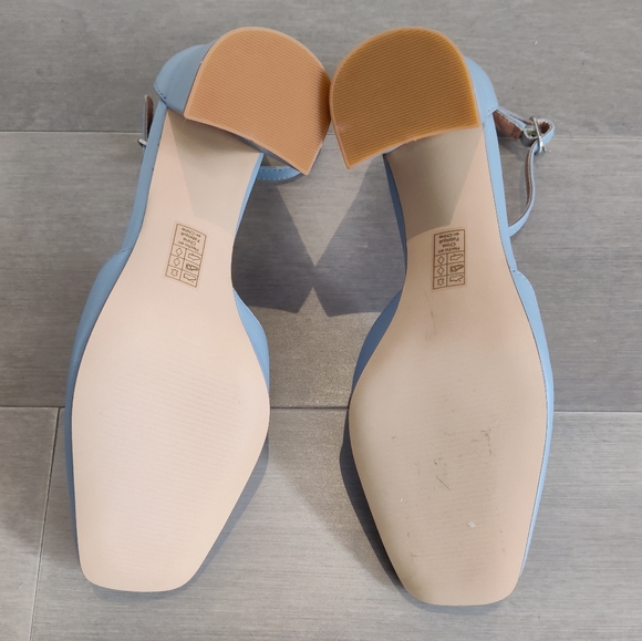 Nordstrom Leather ankle Strapped Heels - Picture 4 of 4